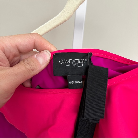 GIAMBATTISTA VALLI
One-shoulder swimsuit hot pink size 6 NWT - Picture 6 of 6